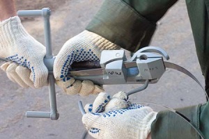 Инструмент для натяжения ленты